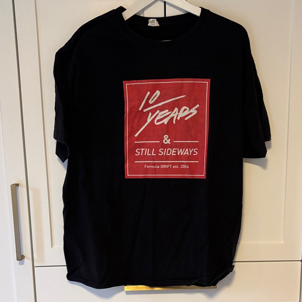 formula drift est.2004 Black Graphic T-Shirt